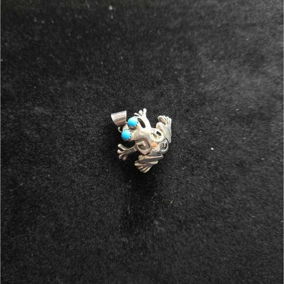 Signed Frog Pendant Turquoise Eyes Southwestern Native American Artisan Sterling - Picture 7 of 8